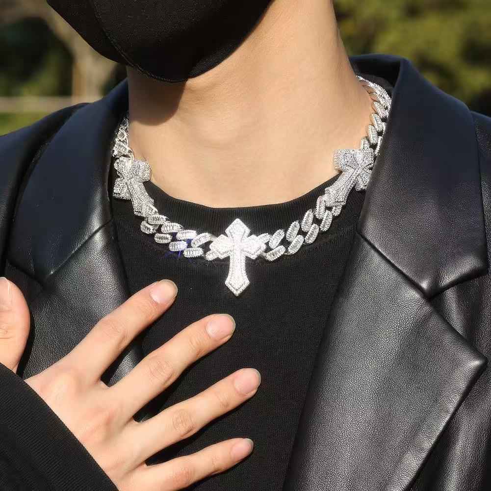 Cross-shaped Cuban necklace
